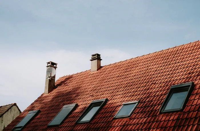 asphalt shingle roof surface